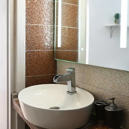 Elysian Luxury N1 * Flogita